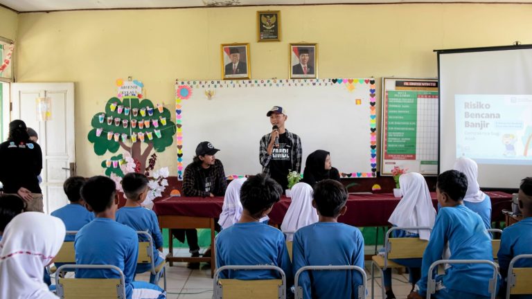 Save the Children Perkuat Ketangguhan Masyarakat Rancaekek untuk Lindungi Anak-Anak dari Banjir