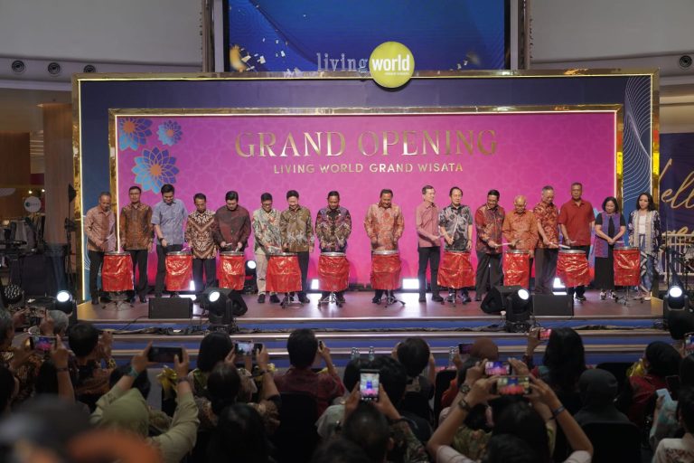 Hadirkan 250 Tenant, Living World Grand Wisata Resmi Dibuka