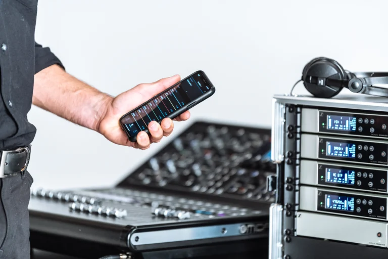 Dari Analog ke Digital: Perjalanan Inovasi Evolution Wireless