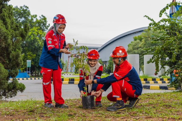 WSBP Tanam 433 Pohon Trembesi, Lanjutkan Komitmen Pembangunan Berkelanjutan