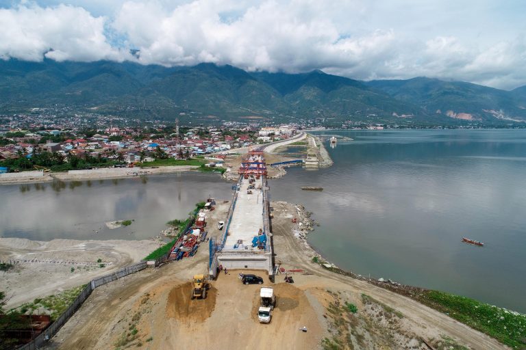 WSBP Rampungkan Suplai Readymix untuk Jembatan Palu IV