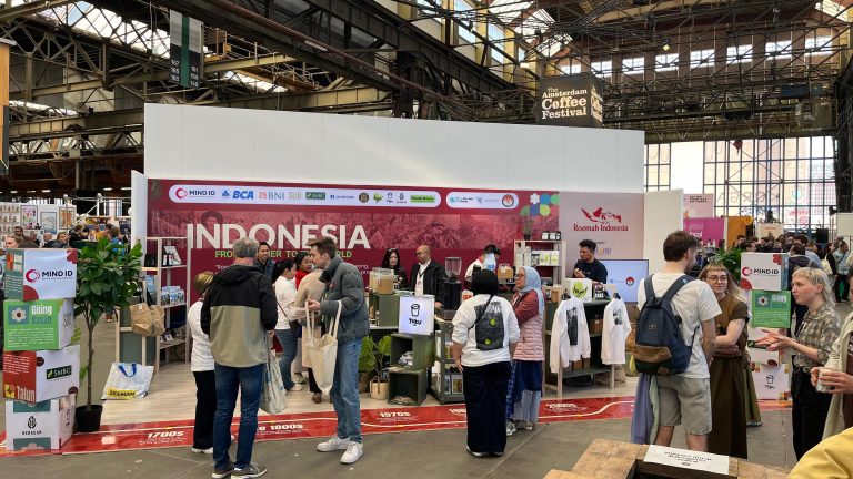 Talun dan Giling Basah: Rahasia Kopi Berkelanjutan Indonesia Mendunia