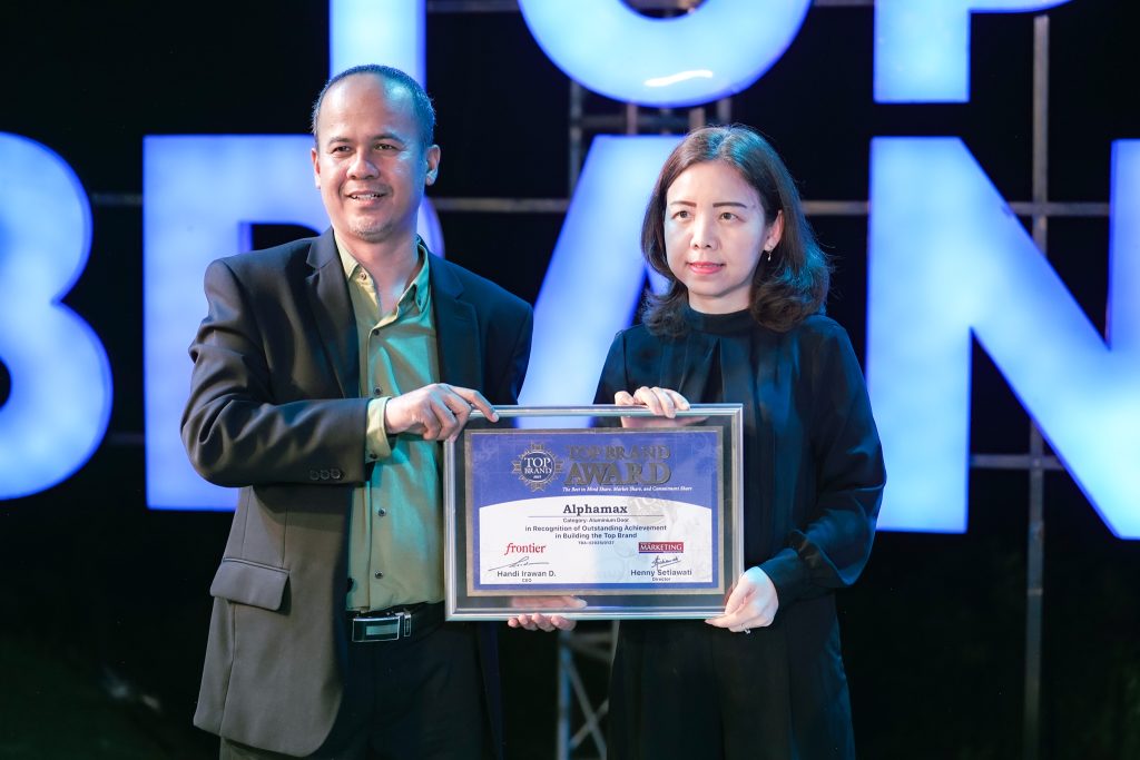 Pintu Aluminium Berkualitas Alphamax Raih Top Brand 2025