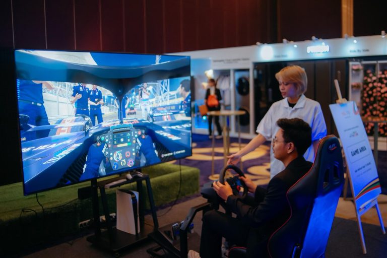 TCL Gandeng Dealer, Perkenalkan Era AI dalam Produk Elektronik di National Gathering 2025
