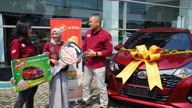 Guru Bimbel dari Depok Menang Mobil dari Prochiz