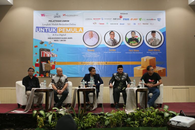 Wanita Indonesia Co & Kemen UMKM Latih Ratusan Pelaku Usaha Berjualan Online