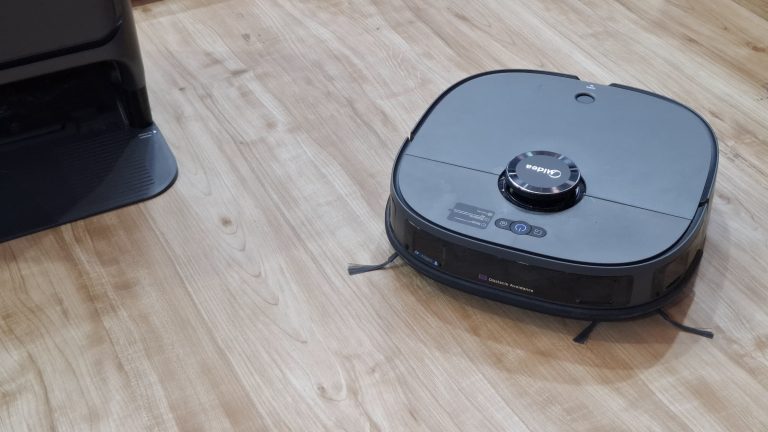 Midea V12 Solusi Pintar Bersihkan 3 Titik Rumah yang Sering Terlewat