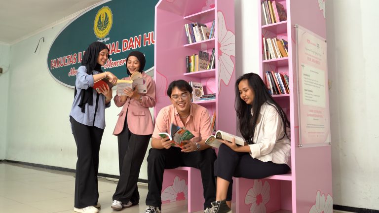 Barenbliss Rayakan Ulang Tahun Ke-4 dengan Kampanye “Pink Library”