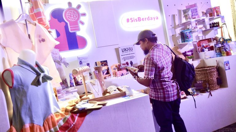 (Foto) Perempuan UMKM Manfaatkan AI Bersama DANA