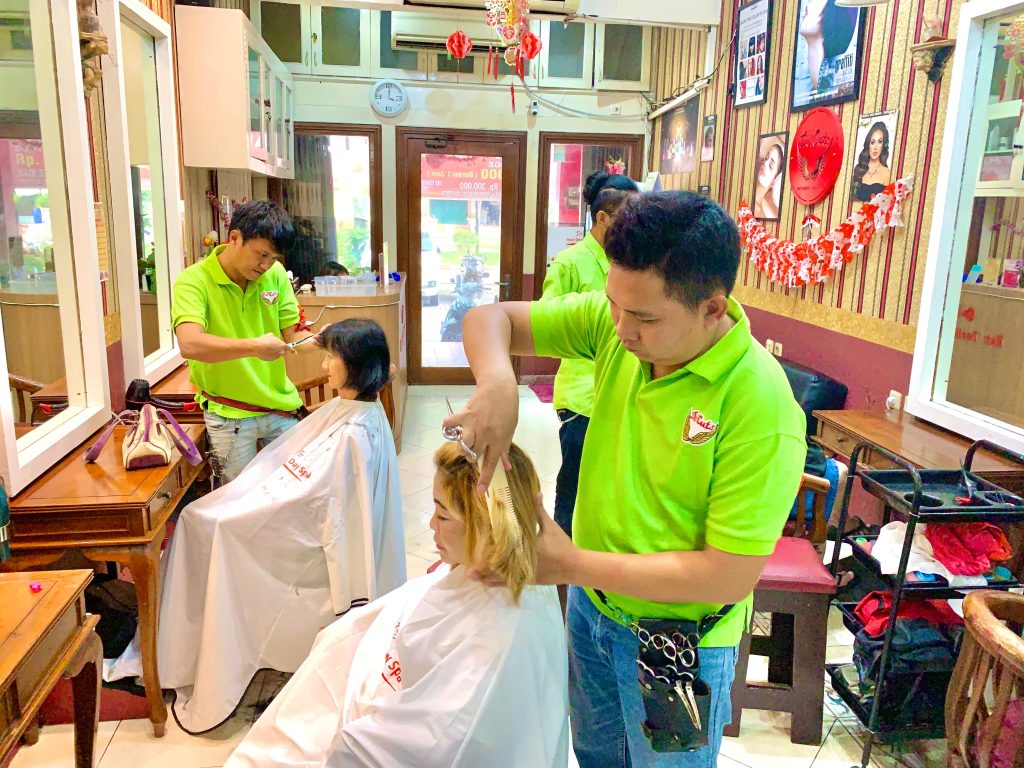 DeCuts Salon and DaySpa