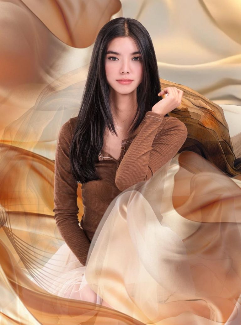 Dari sorotan panggung Disney Asia hingga kursi CEO sebuah grup advertising terintegrasi, perjalanan Ara Grace adalah cerita tentang transformasi, keberanian, dan kekuatan visi.