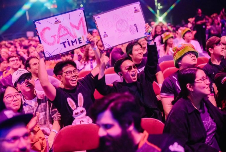 Final LCP 2025 di Da Nang dipastikan menjadi salah satu momen paling bersejarah dalam dunia esports. Pastikan kamu sudah punya tiket dan siap mendukung tim favoritmu secara langsung di arena!