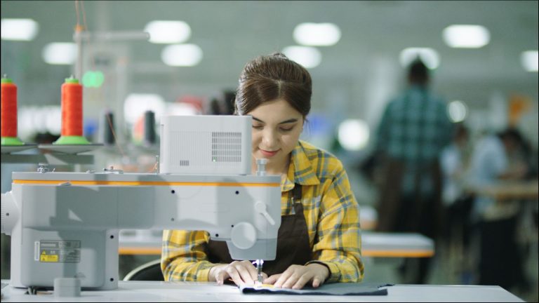 AITU Siap Merombak Industri Manufaktur Dunia, mesin jahit pintar aitu