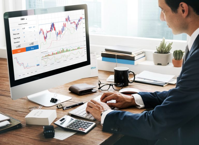 Teknologi AI, Empati, Strategi, Marketing, Human Touch, HERA, HERA AI, Konvergence, Insight,Cara Menggabungkan Kekuatan AI dan Sentuhan Manusia