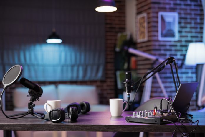 Podcast Naik Kelas: Dari Audio ke Video, Dari Hobi ke Bisnis