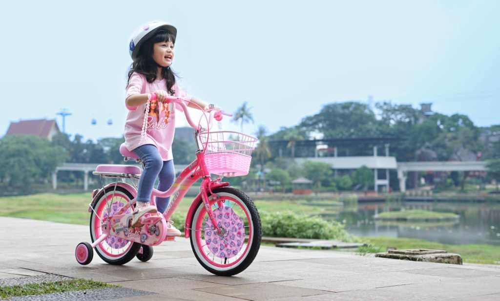 united bike, barbie
