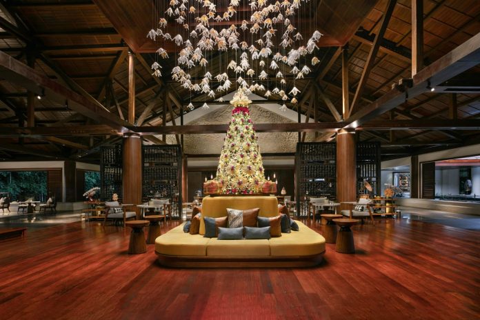 Menyambut Natal dan Tahun Baru dengan Malam Penuh Kilau di The Laguna Bali