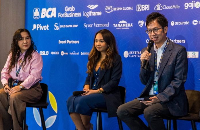 paper, rebranding paper kiri ke kanan: Eunike Selomith (Co-Founder & CEO dr soap), Nadya Prasetyo (Head of Brand & Marketing Paper) dan Yosia Sugialam (Co-Founder & CEO Paper). Foto: Ist.