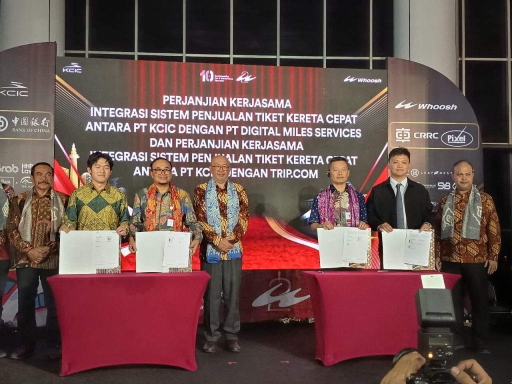 Trip.com, Whoosh, kereta api cepat Indonesia, PT Kereta Cepat Indonesia China, KCIC, General Manager Corporate Secretary PT Kereta Cepat Indonesia China, Eva Chairunisa, Krishna Arya, General Manager Trip.com Indonesia, tiket Whoosh