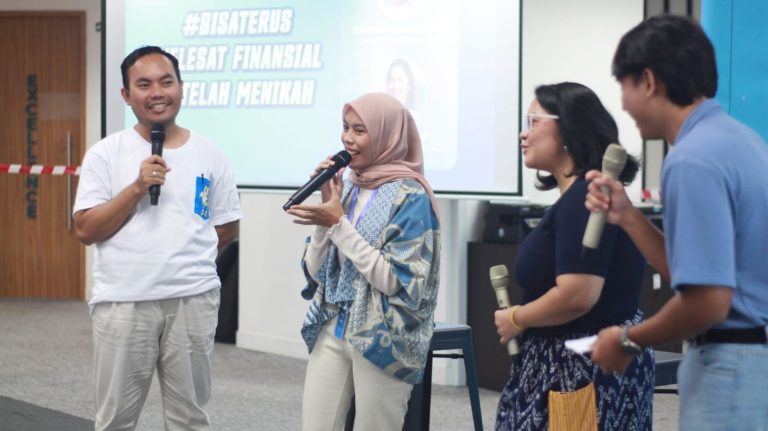 JULO Ajak Keluarga Muda hingga Pengusaha Melek Finansial di BIK 2025 JULO dorong literasi keuangan bagi keluarga muda dan pelaku usaha lewat kolaborasi lintas sektor serta inovasi digital seperti Area Kenalan JULO dan Kejutan Bayar Awal.
