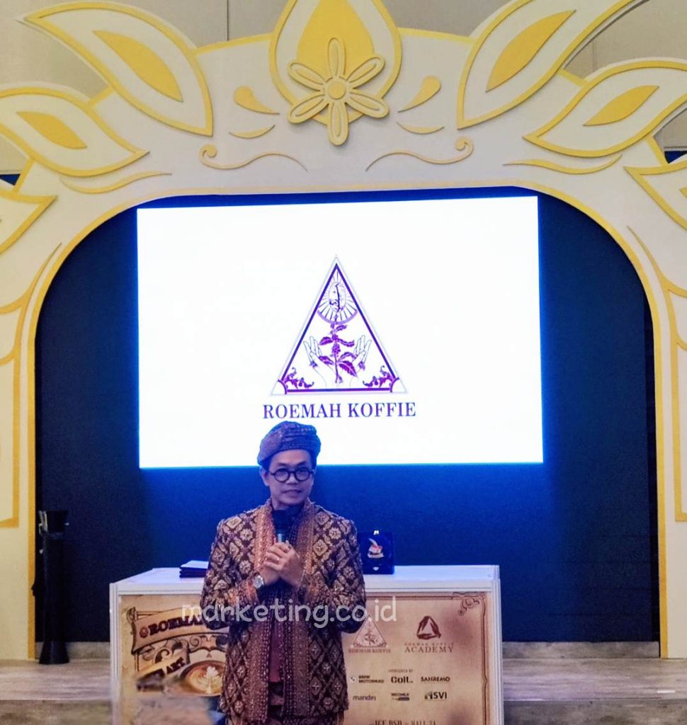 Felix TJ CEO Roemah Koffie, pendidikan